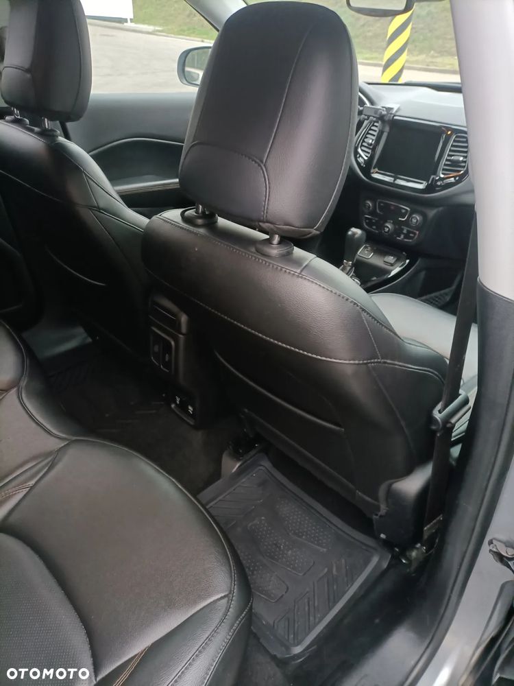 Jeep Compass - 16