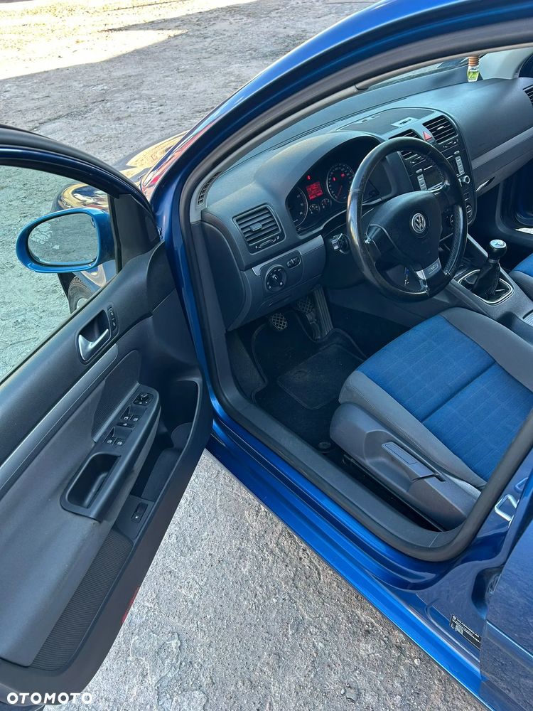 Volkswagen Golf 1.6 FSI Tour - 14