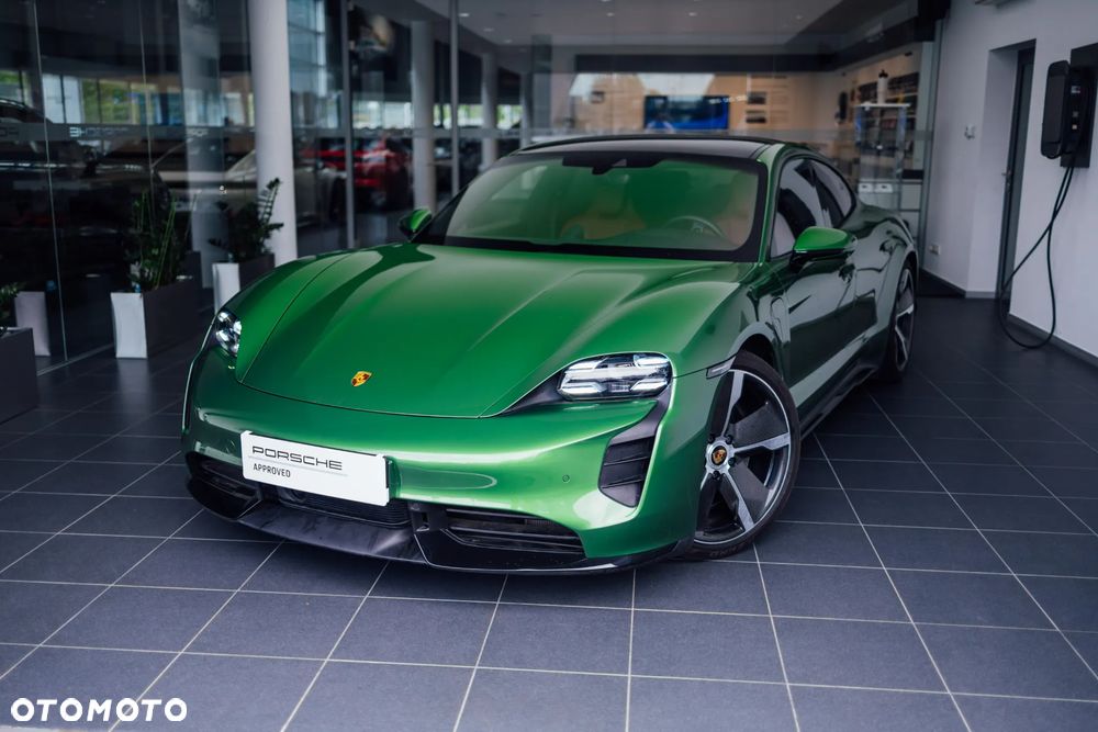 Porsche Taycan Turbo - 31