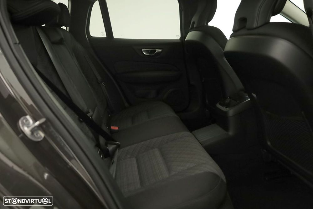 Volvo V60 2.0 T6 AWD TE Essential - 21