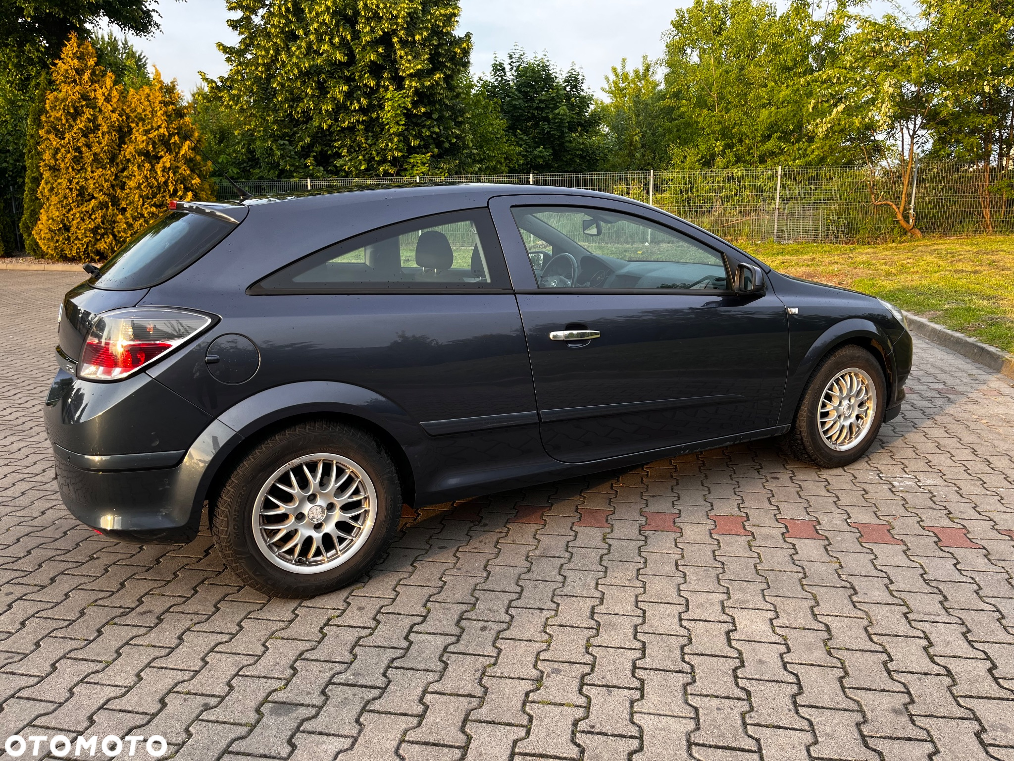 Opel Astra III GTC 1.6 Enjoy - 15