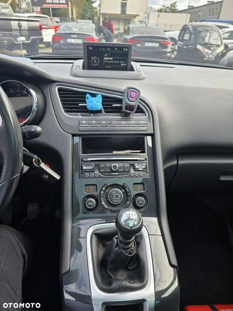 Peugeot 5008 HDI FAP 115 Family - 16