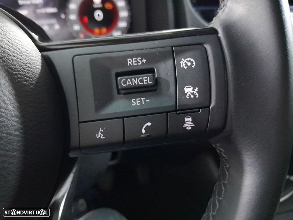 Nissan Qashqai 1.3 DIG-T N-Connecta LED+TT+SKY - 11