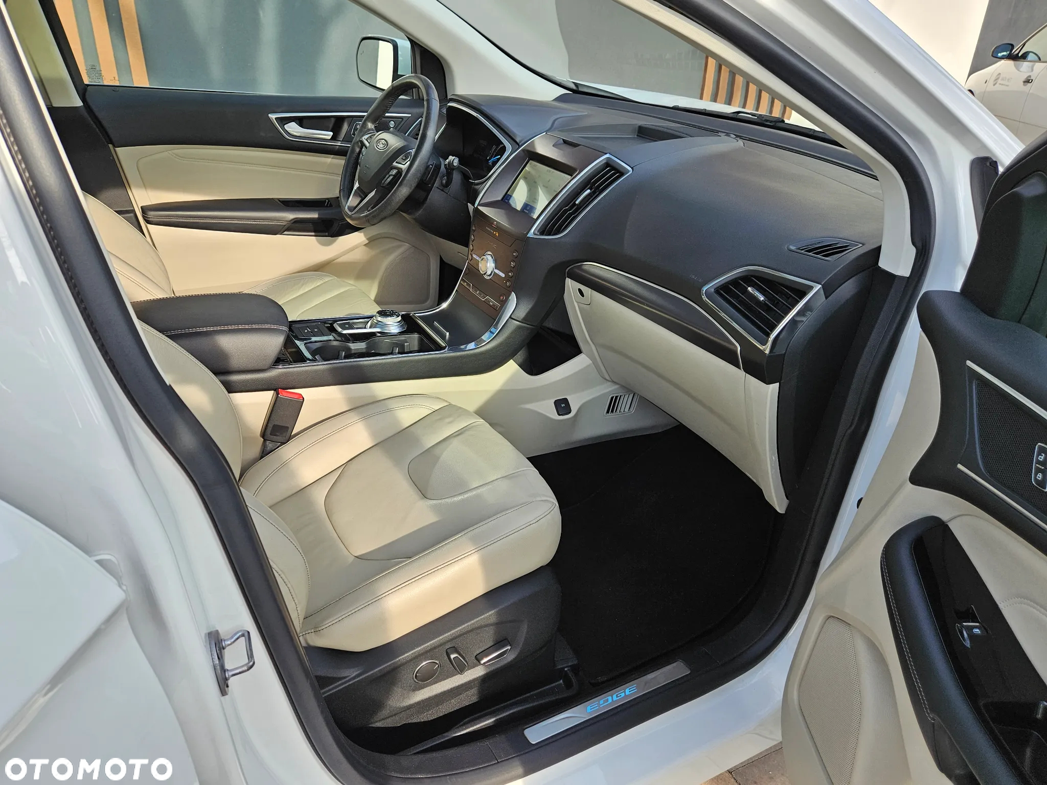 Ford Edge - 18