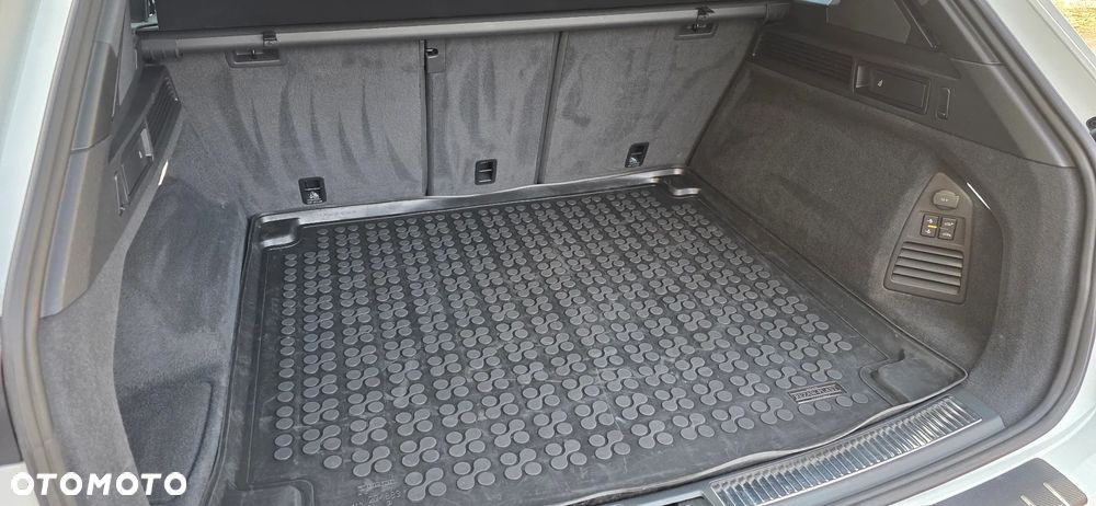 Volkswagen Touareg 3.0 V6 TDI SCR 4Mot Elegance - 31