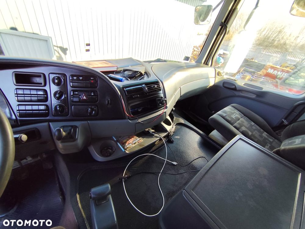 Mercedes-Benz Actros - 8