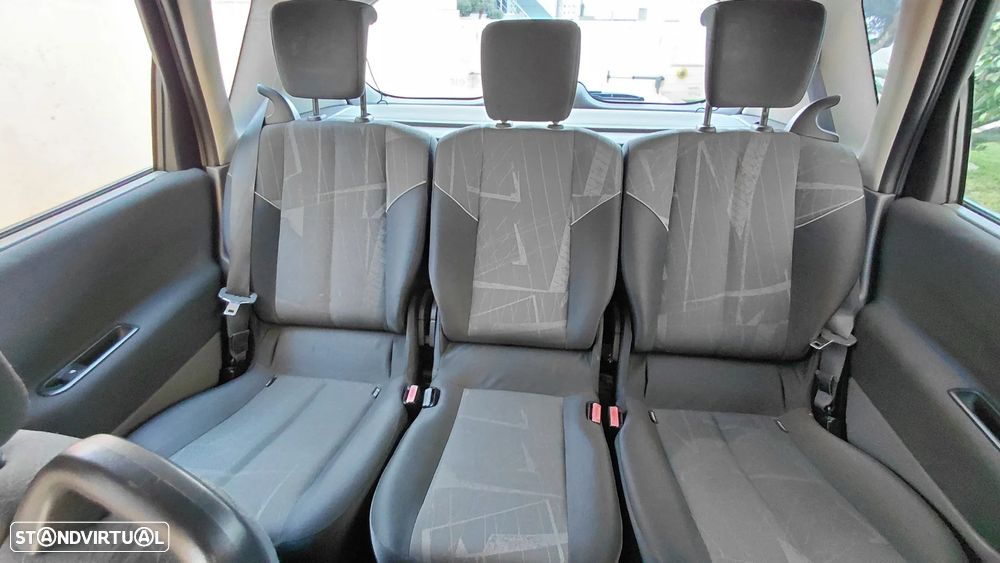 Renault Scénic 1.5 dCi Confort - 11