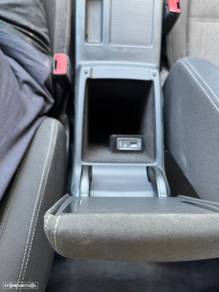 VW Passat 2.0 TDI Confortline - 22