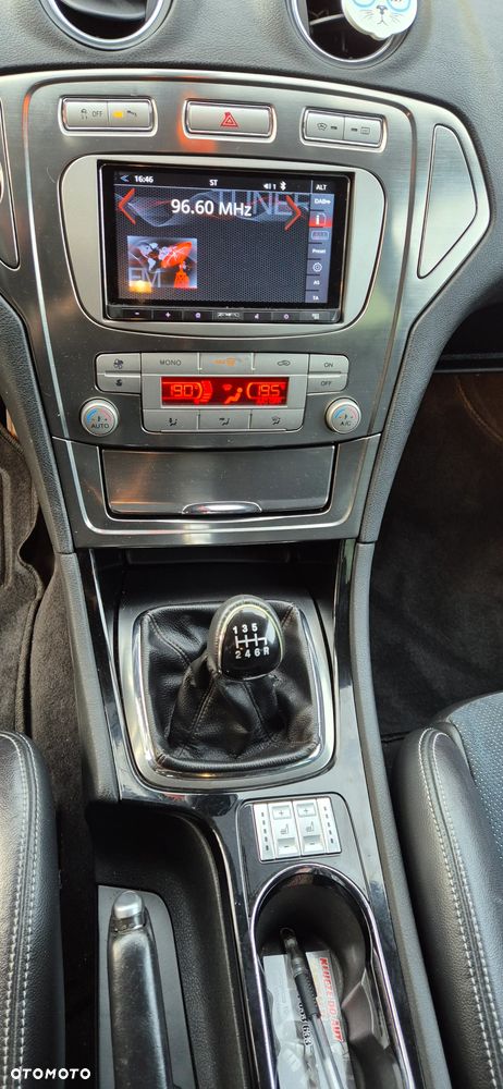 Ford Mondeo 2.2 TDCi Ghia - 13