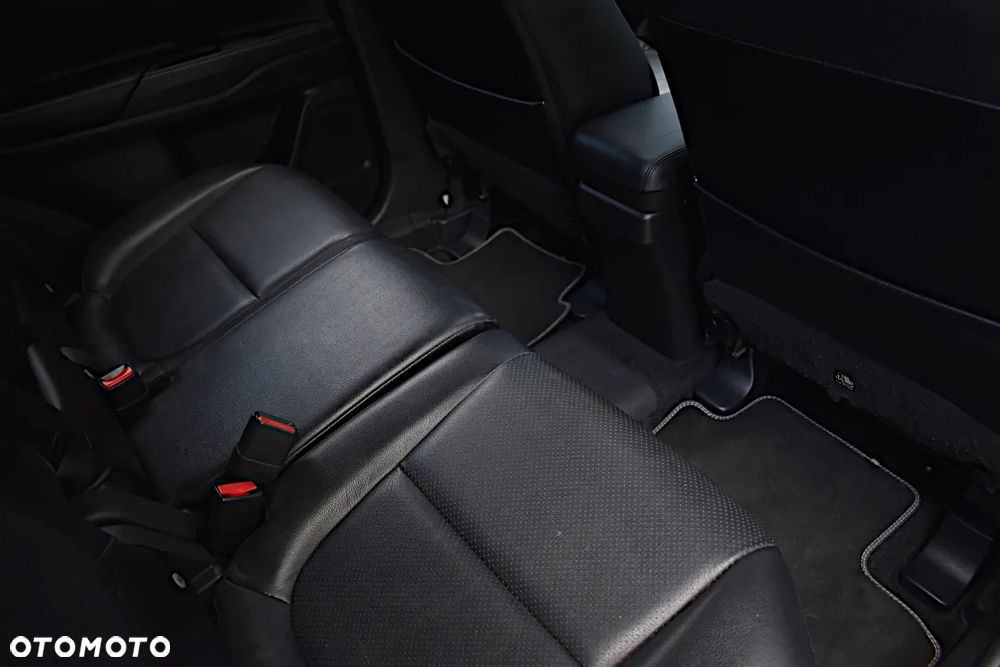 Mitsubishi Outlander 2.0 4WD Plug-In Hybrid Top - 33