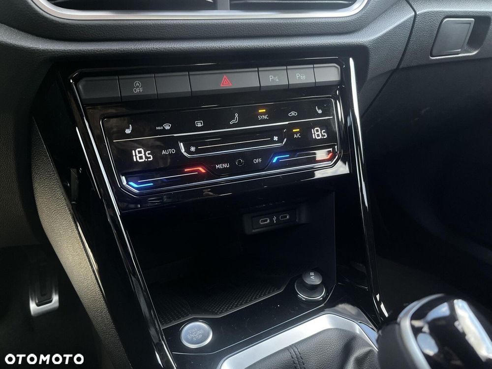 Volkswagen T-Roc 1.5 TSI R-Line DSG - 13