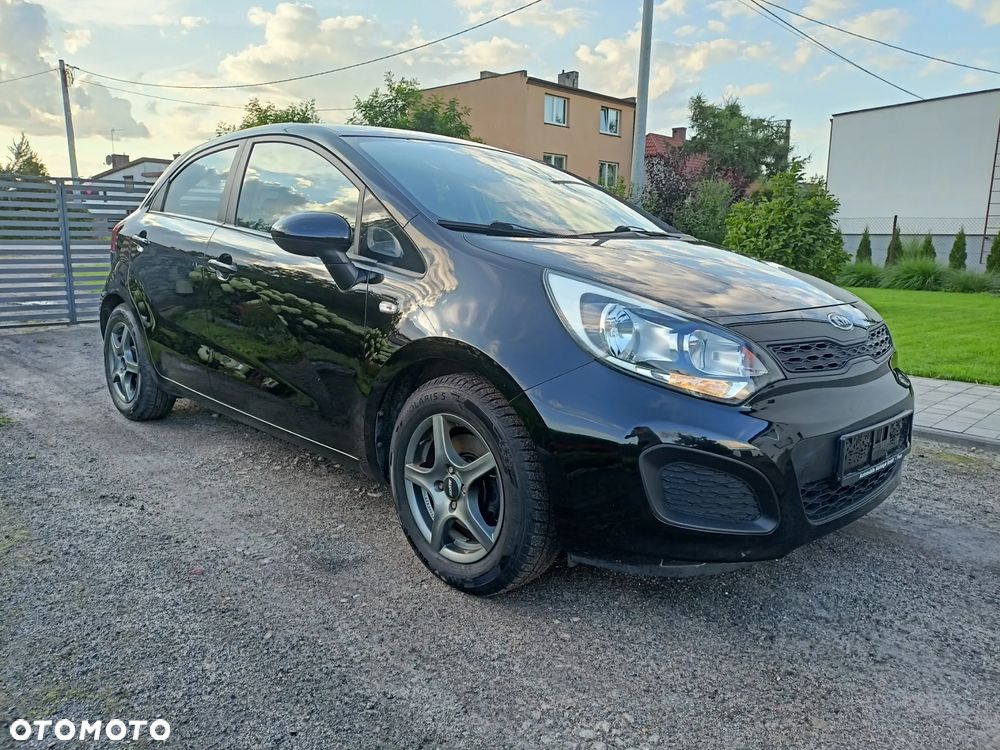 Kia Rio - 10