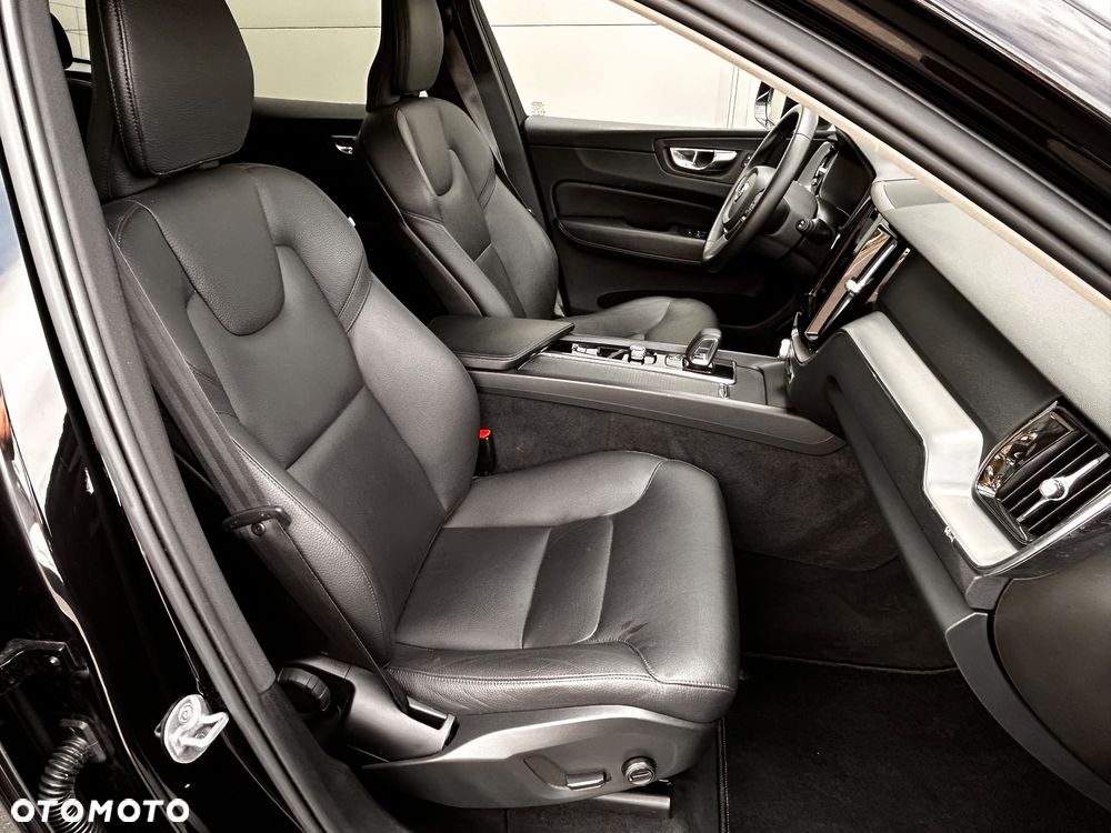 Volvo XC 60 B4 D Geartronic Momentum - 28