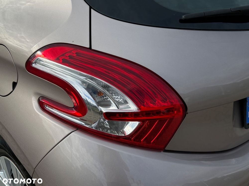Peugeot 208 1.4 VTi Allure - 15