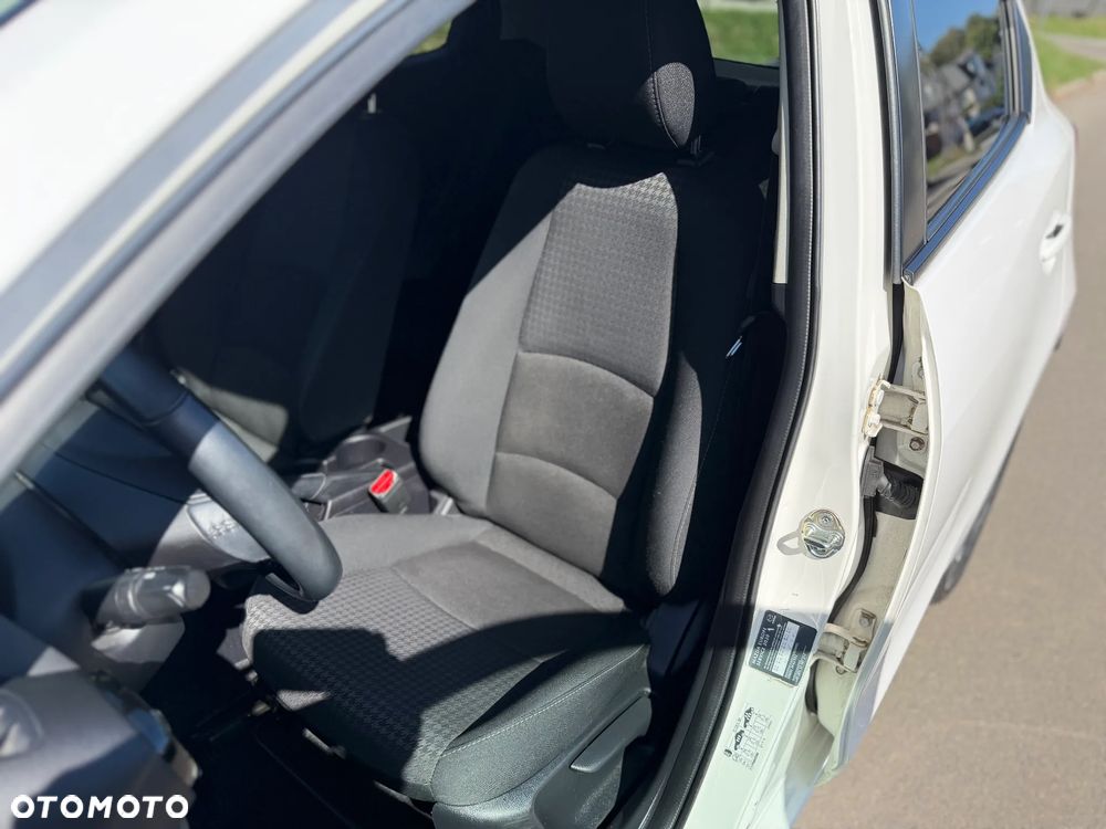 Mazda 2 - 10