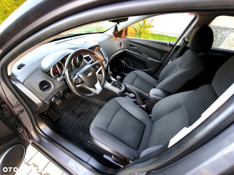 Chevrolet Cruze - 18