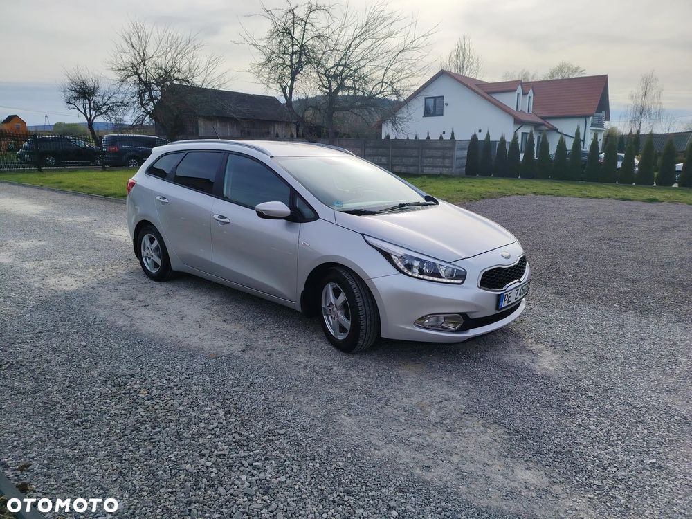Kia Ceed 1.6 GDI Dream Team Edition - 2
