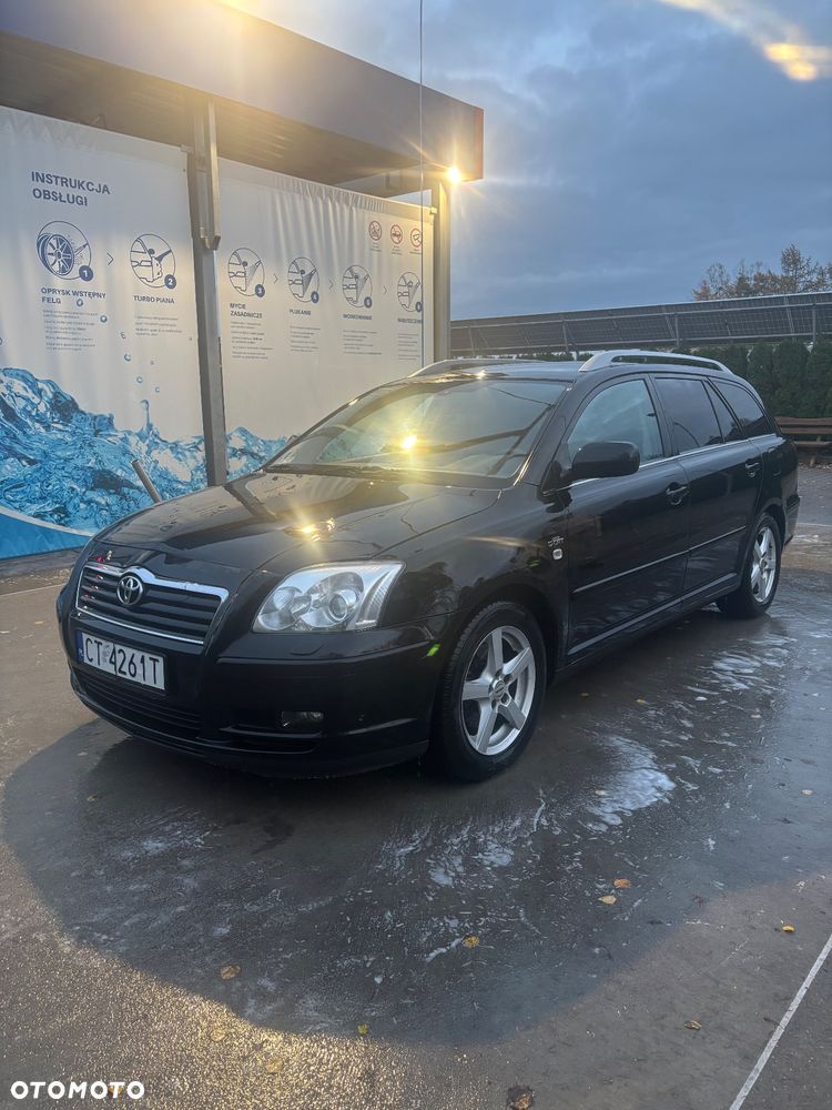 Toyota Avensis 2.2 D-4D Sol - 2