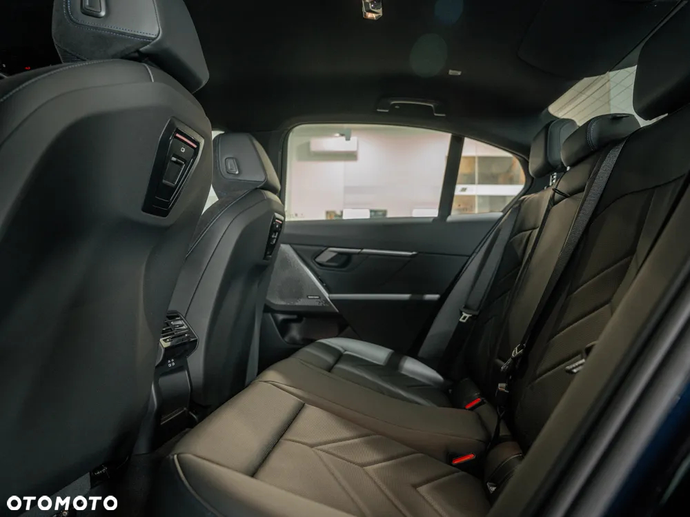 BMW Seria 5 520d xDrive - 14