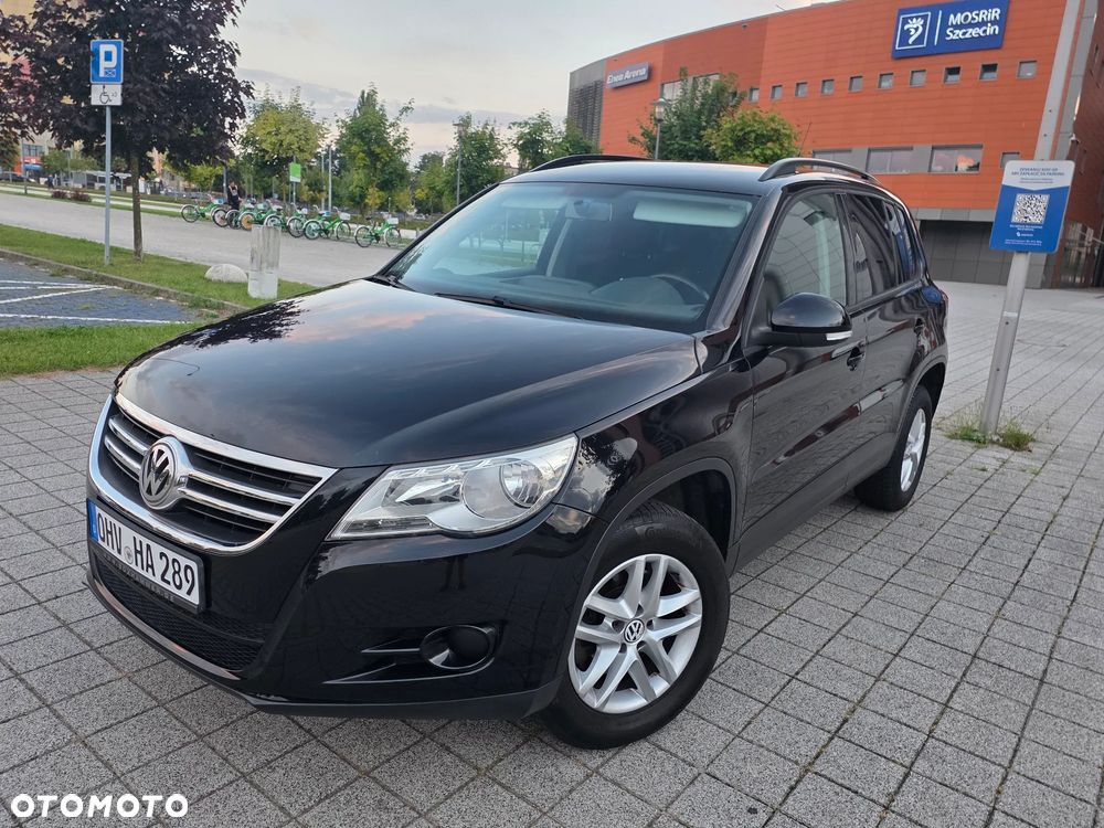 Volkswagen Tiguan - 1