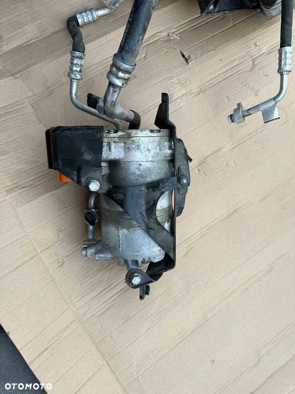 POMPA KLIMATYZACJI AUDI E-TRON 4GO 816 797 C.