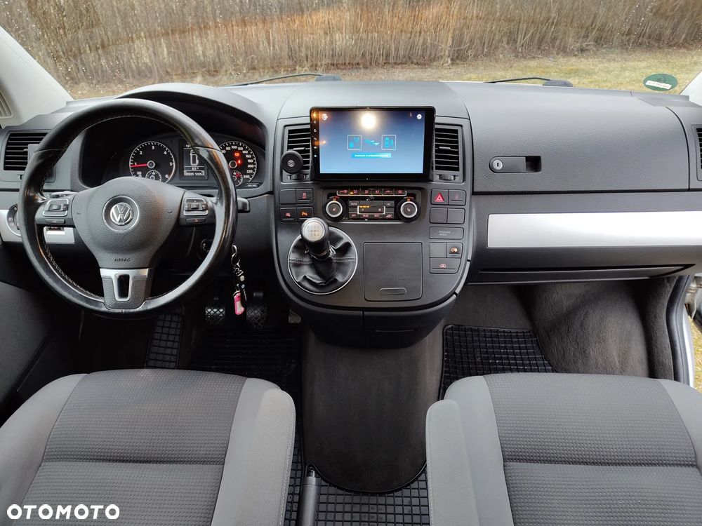 Volkswagen Multivan - 12
