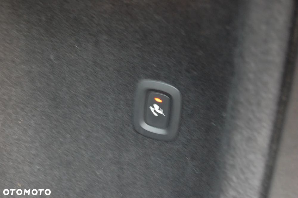 Volvo V60 Cross Country D4 AWD Geartronic Pro - 25