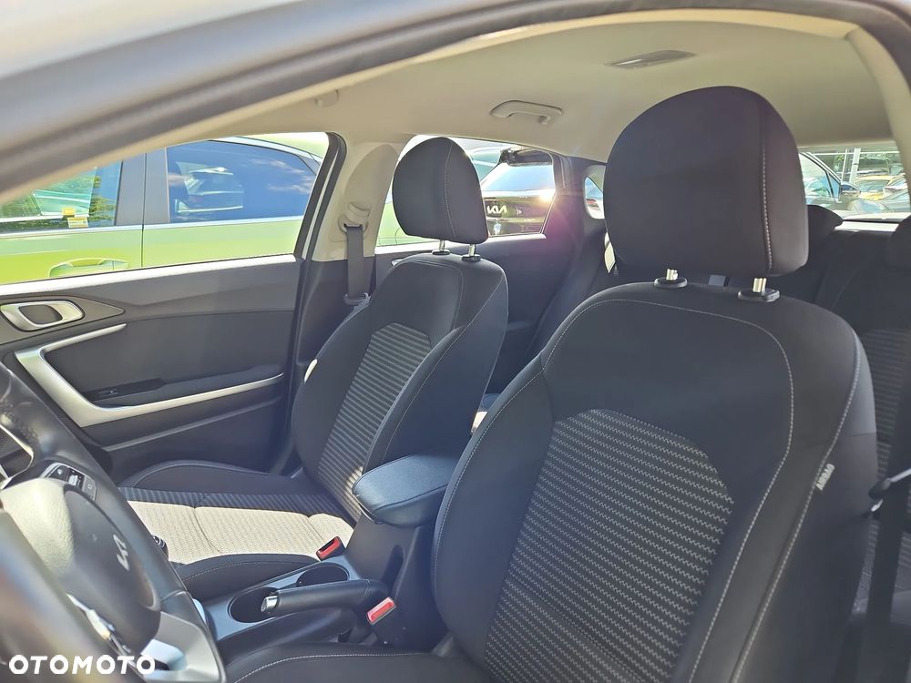 Kia Ceed 1.5 T-GDI M - 11