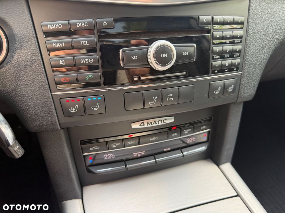 Mercedes-Benz Klasa E 350 CDI DPF 4Matic BlueEFFICIENCY 7G-TRONIC Avantgarde - 17