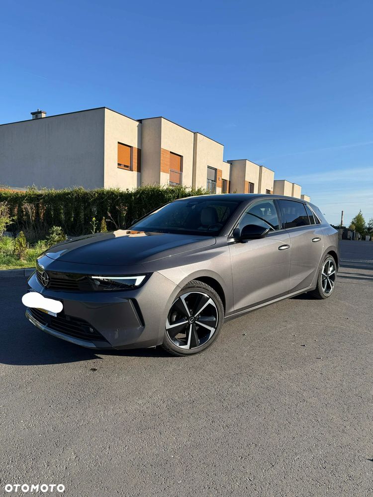 Opel Astra 1.2 T Elegance S&S - 1