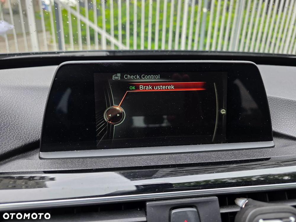 BMW Seria 3 318d Sport Line - 14