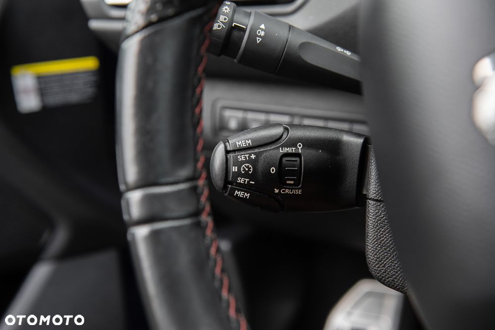 Peugeot 308 1.6 e-THP GT S&S - 20