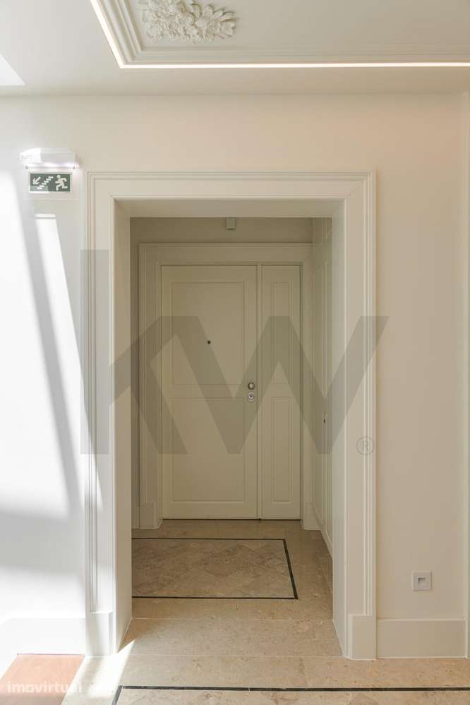 Exclusivo T2+1 Duplex de 152 m2 com Vista Panorâmica e Garagem na Estr - Grande imagem: 5/33