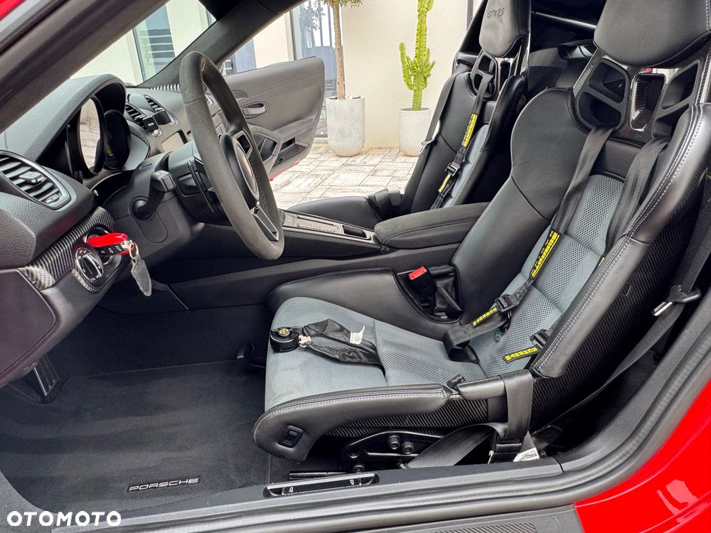 Porsche 718 Cayman GPF GT4 RS PDK - 11