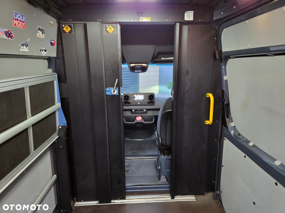 Mercedes-Benz Sprinter - 30