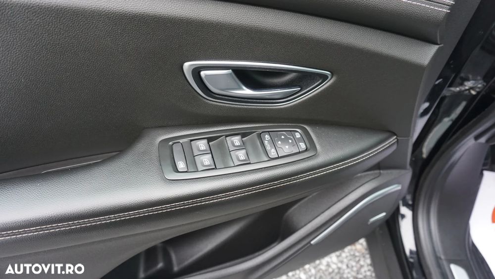 Renault Grand Scenic ENERGY TCe 130 BOSE EDITION - 21