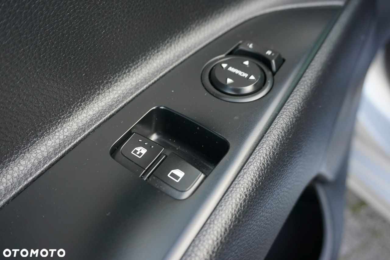 Kia Rio - 10