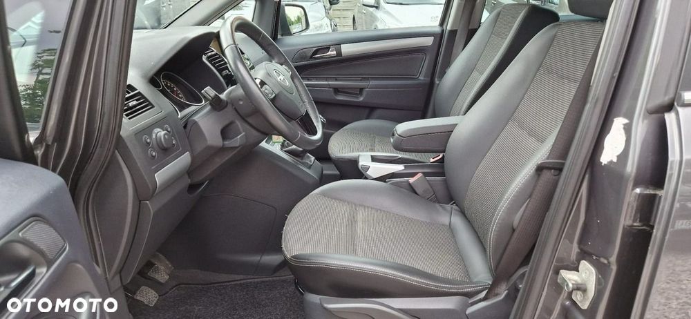 Opel Zafira - 17
