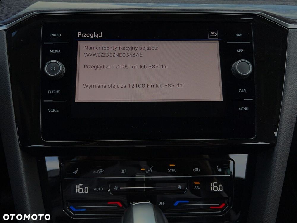 Volkswagen Passat 2.0 TDI Business DSG - 32