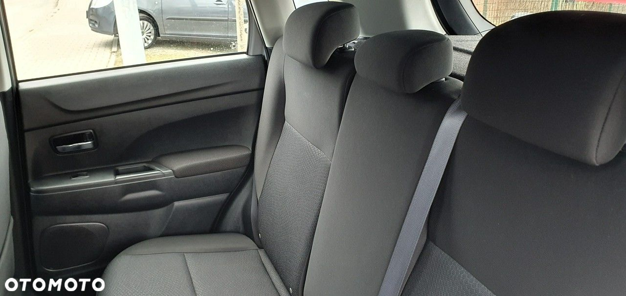 Mitsubishi ASX - 10