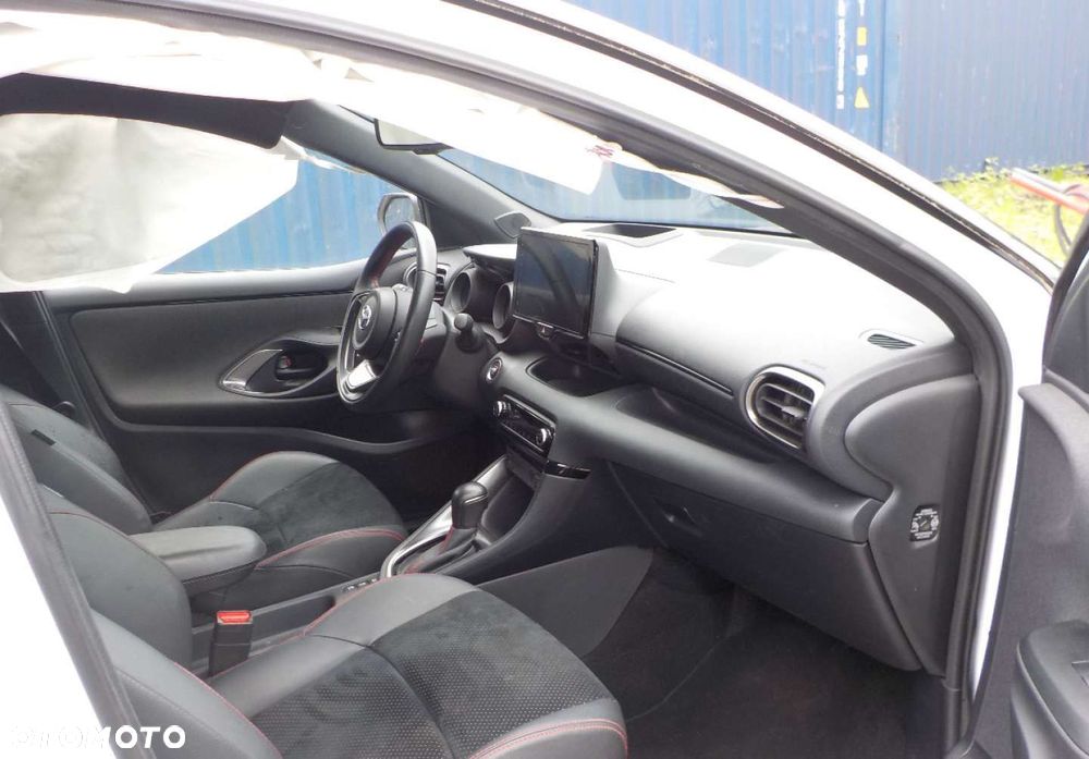Toyota Yaris - 16