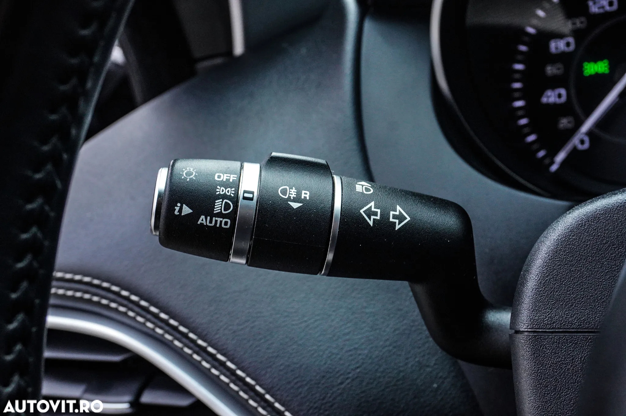 Jaguar XE 2.0 R-Sport - 29