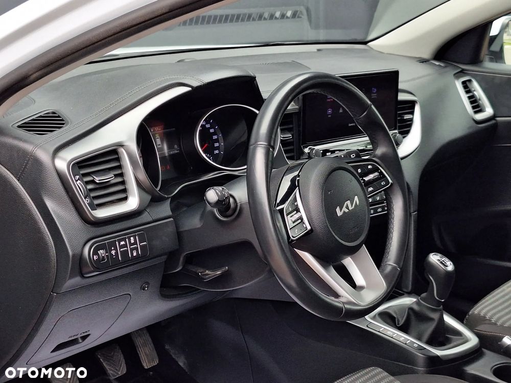 Kia Ceed 1.5 T-GDI M - 4