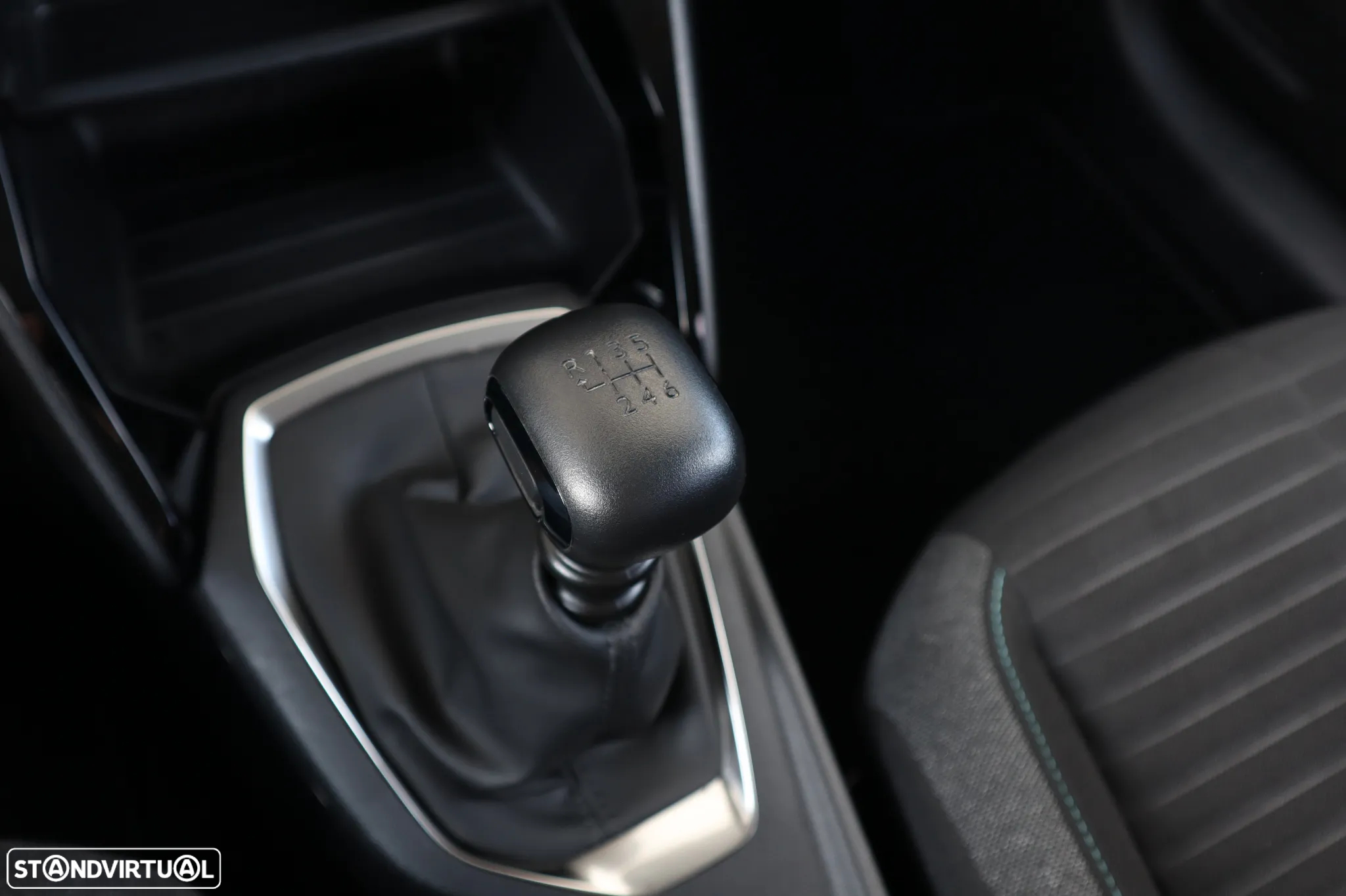 Peugeot 208 1.2 PureTech Style - 18