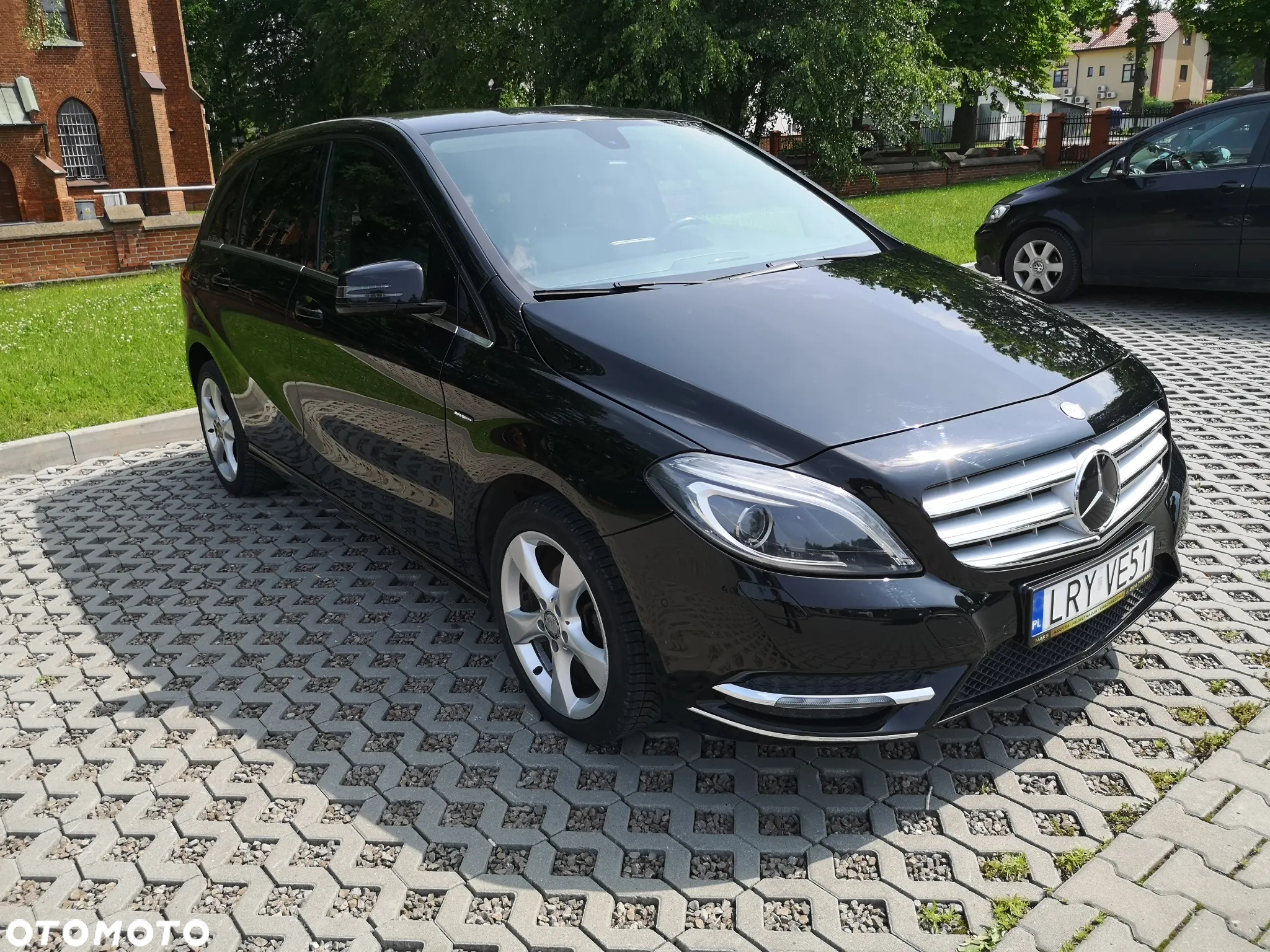 Mercedes-Benz Klasa B 180 AMG Line - 21