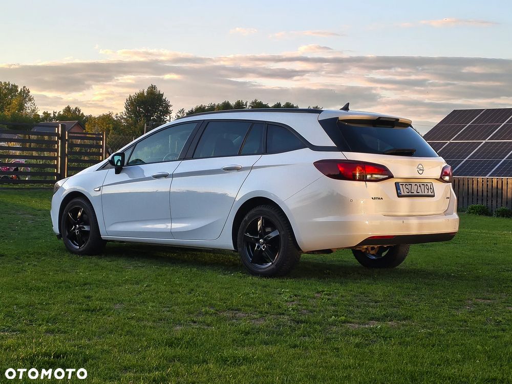 Opel Astra 1.6 CDTI Enjoy - 10