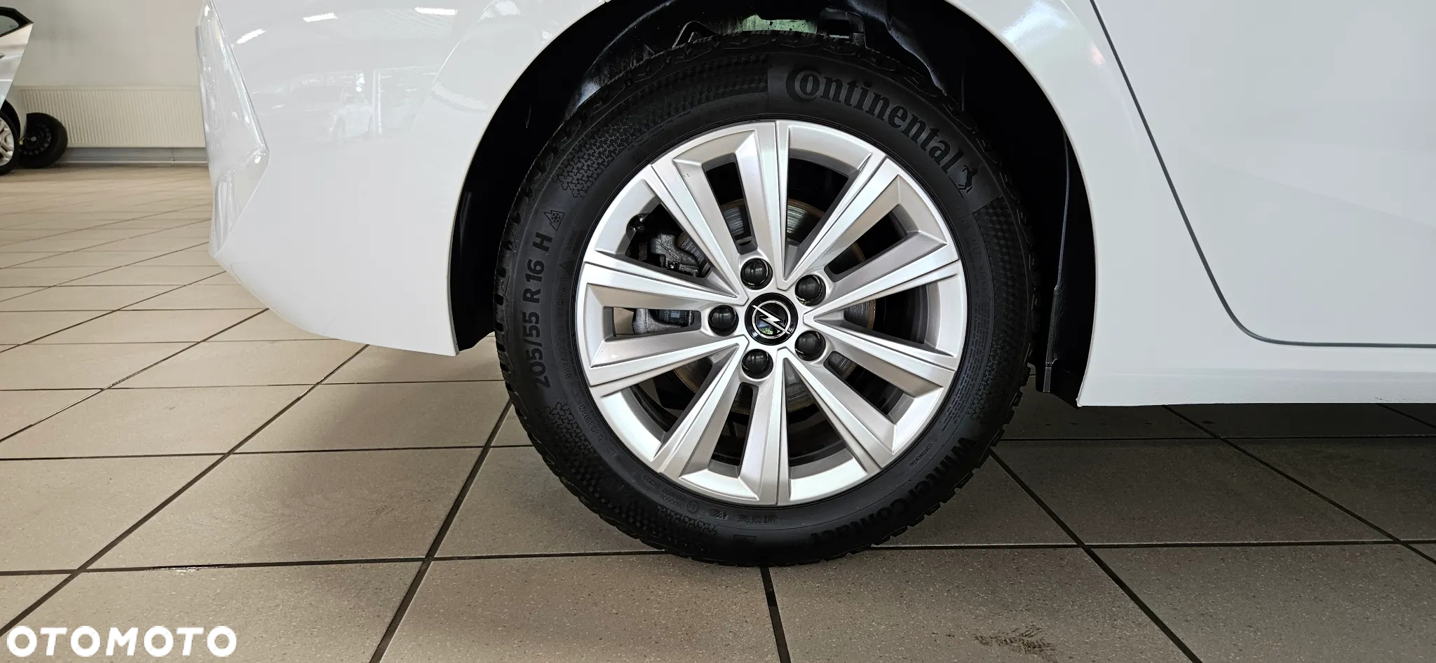 Opel Astra V 1.2 T Elegance S&S - 13