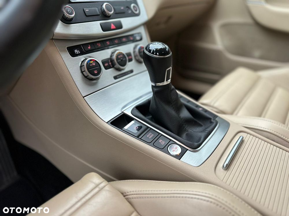 Volkswagen Passat 2.0 TSI Highline - 18