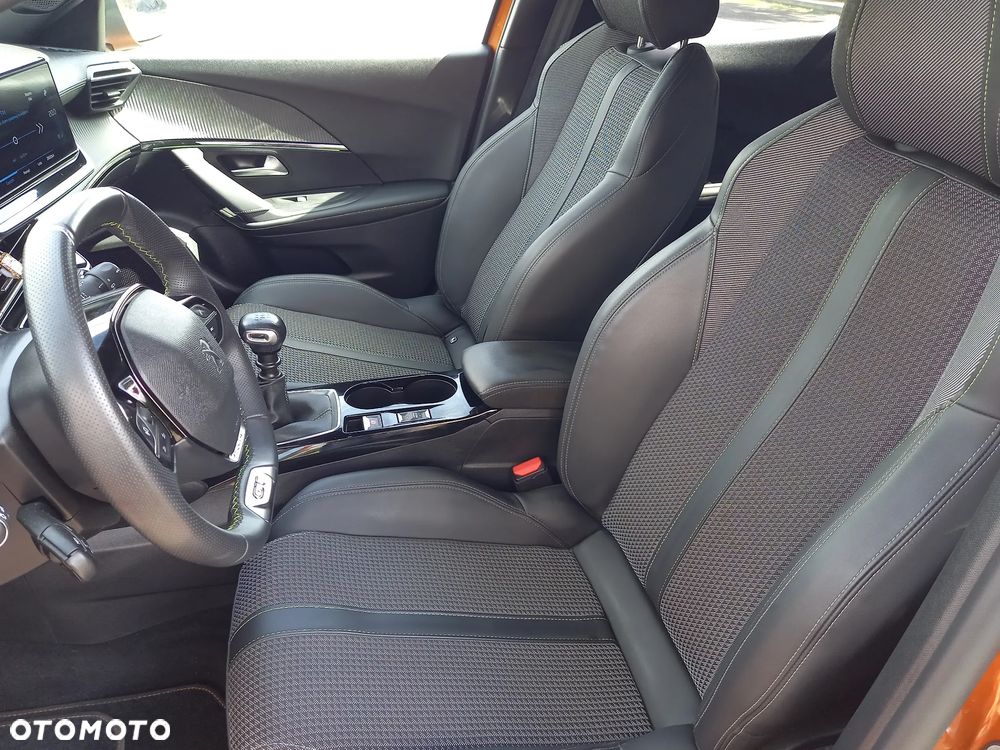 Peugeot 2008 1.2 PureTech GT Line S&S - 25