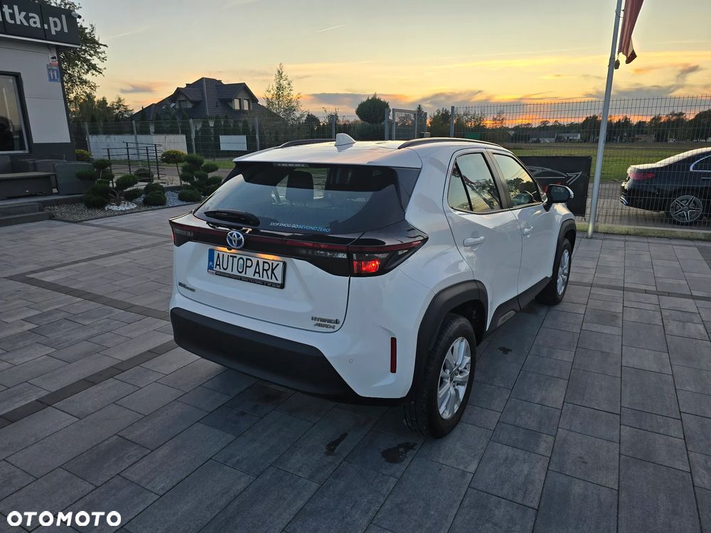 Toyota Yaris Cross Hybrid 1.5 Comfort 4x4 - 18